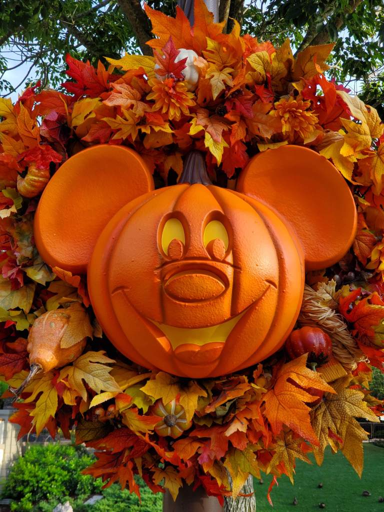 Halloween at Magic Kingdom, Micky Mouse, pumpkin, WDW, Walt Disney World, Orlando, Summer, Fall, Spring, Winter, Theme Park, Disney,