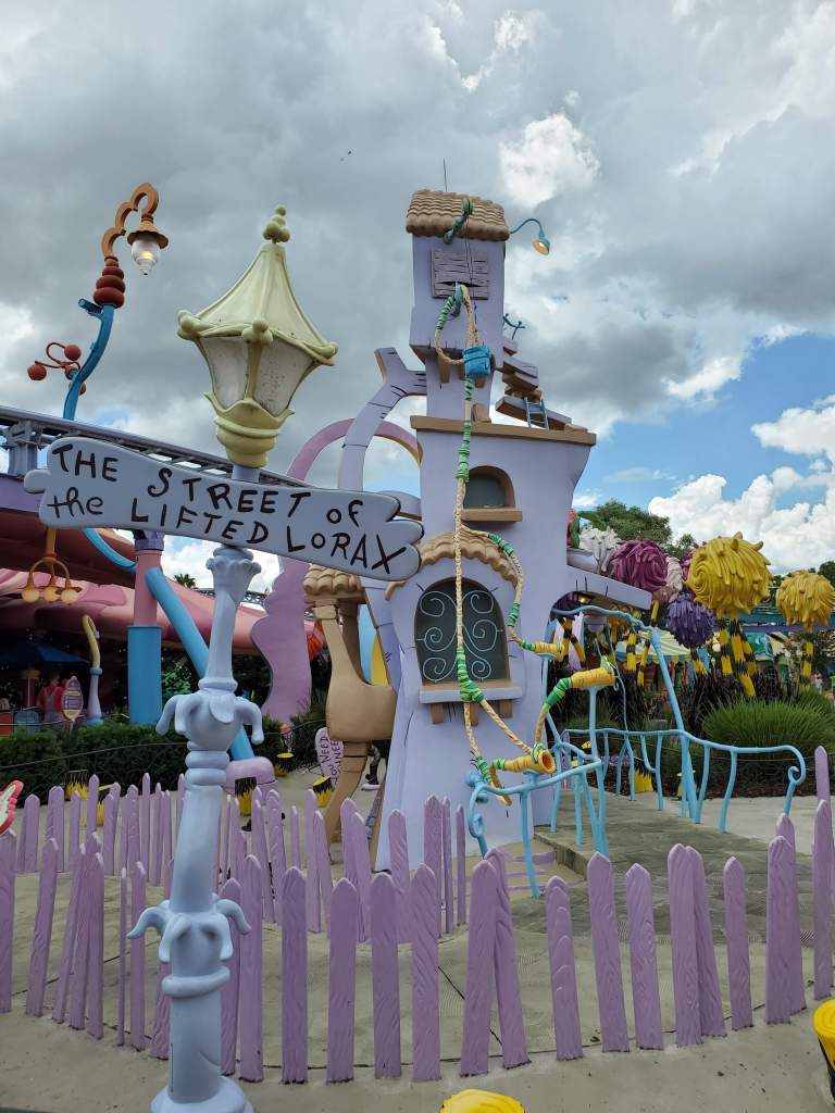 Walt Disney World, Universal Orlando, Theme Park, Orlando, VS, family friendly, Fun, lorax, Dr. Seuss, 