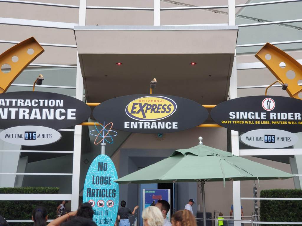 Universal Express Pass Entrance for Men In Black ride at Universal Studios Orlando
