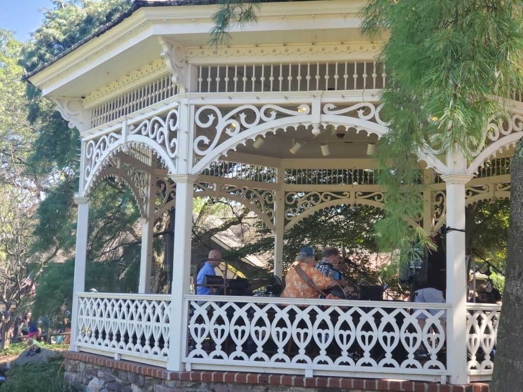 Band playing music at Peddler's Village in Bucks County PA