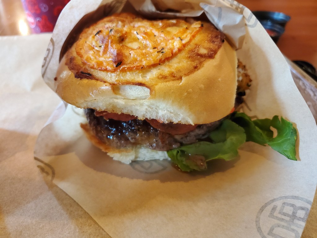 Disney Dining Plan, DDP, WDW, Walt Disney World, quick service, restautants, deluxe burger, hamburger, cheese burger, 