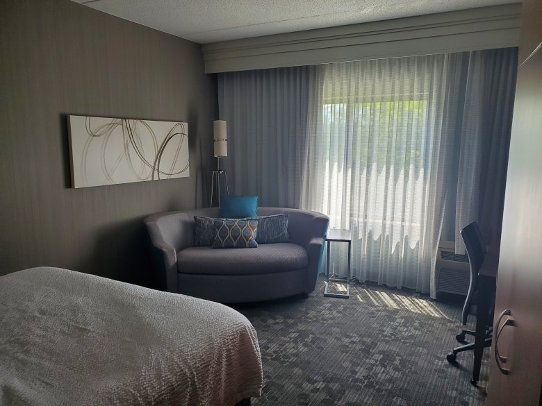 hotel room tour Courtyard by Marriott Pittsburgh Greensburg