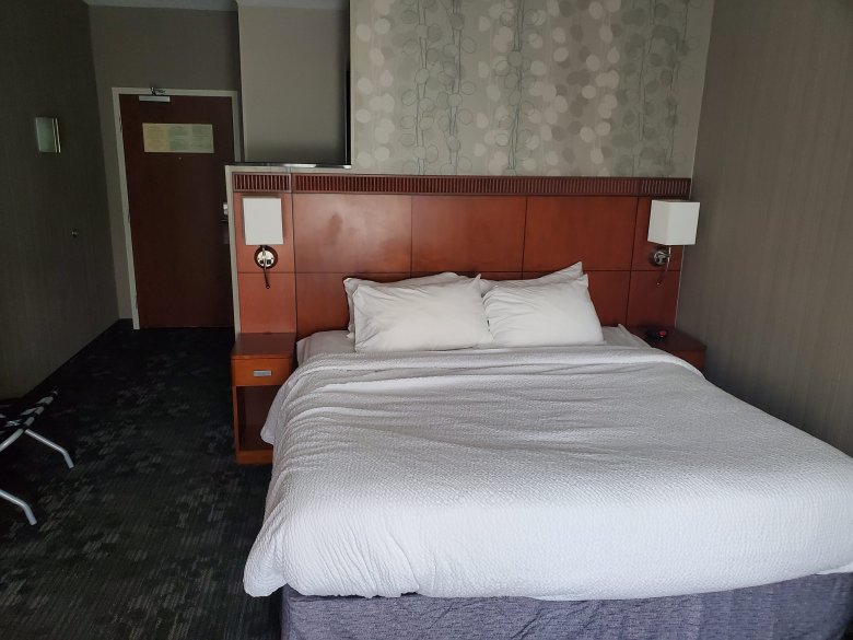 Hotel room tour Courtyard by Marriott Pittsburgh Greensburg
