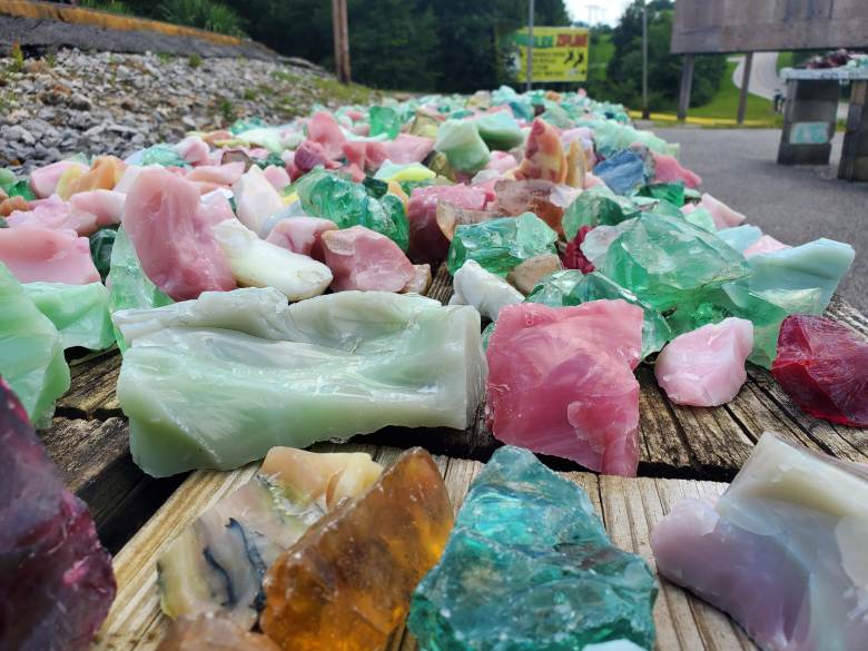 Big Mike's Rock Shop, Cave City Kentucky, rocks, glass, 