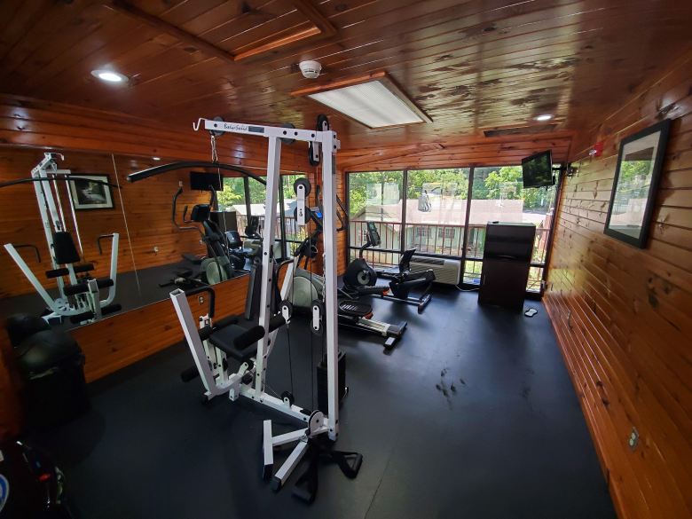 hotel review, Gatlinburg, Pigeon Forge, Tennessee, TN, Baymont, Wydham, exercise room, 