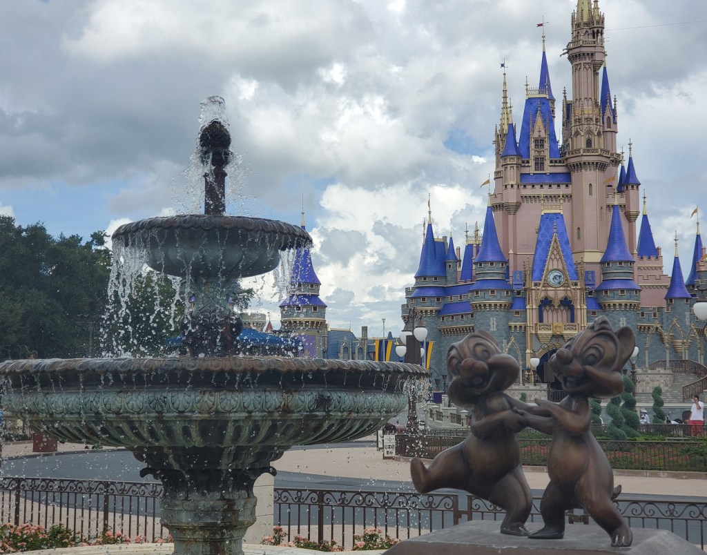 Chip and Dale, Magic Kingdom, Cinderella Castle, WDW, Walt Disney World, Orlando, Florida, 