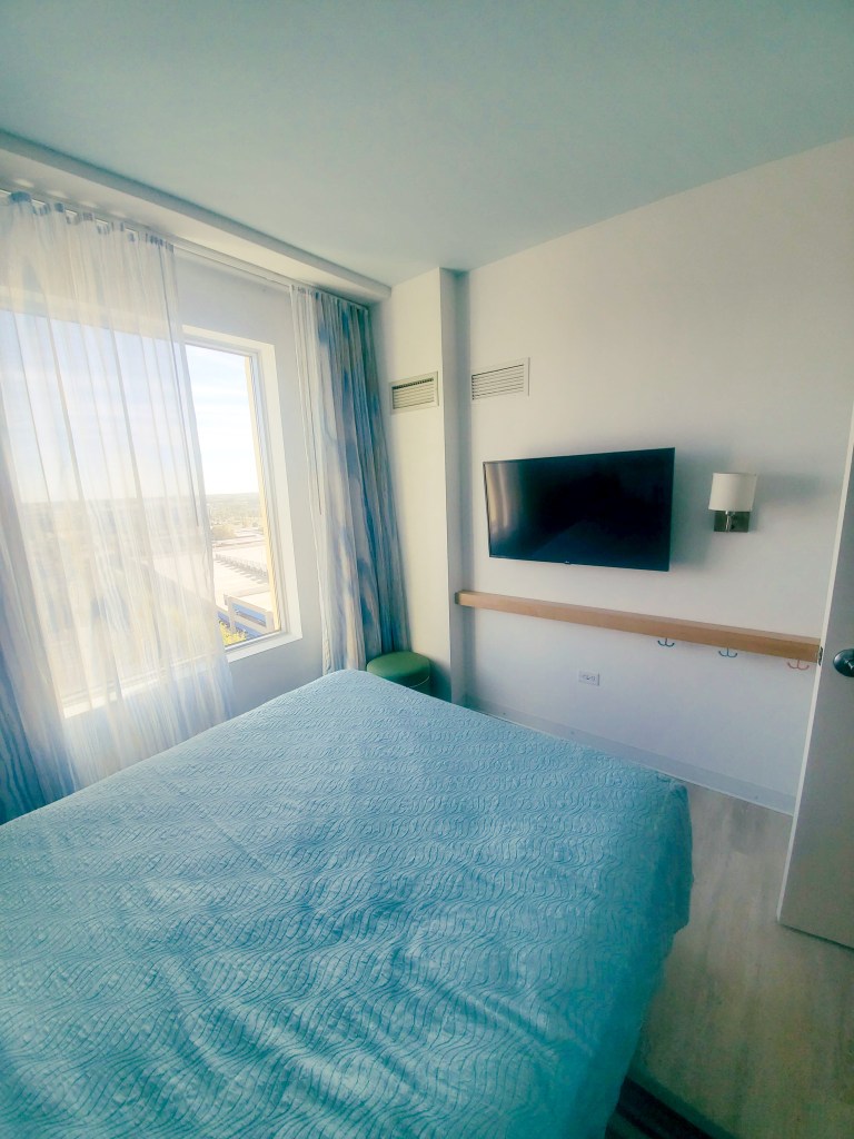 Universal Orlando Resort, Universal Vacation, Endless Summer Dockside, Family Suite