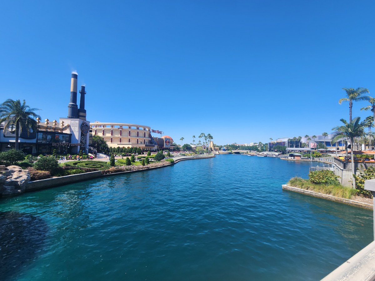 Escape to Universal: A Must-Have Word Search Puzzle Book for Universal Orlando&nbsp;Fans