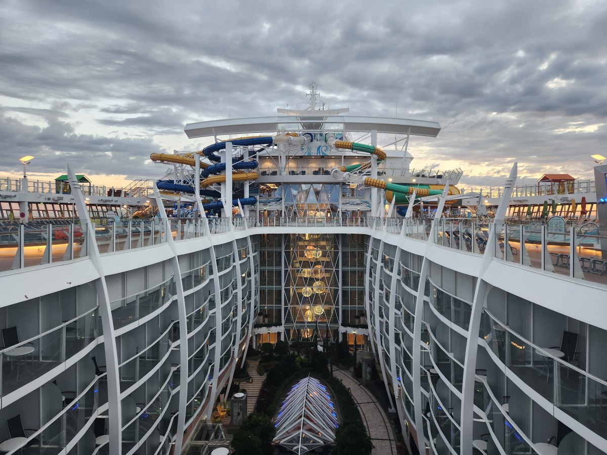 Kozmo’s Guide to Symphony of the Seas: Highlights, Dining, Entertainment & Insider&nbsp;Tips